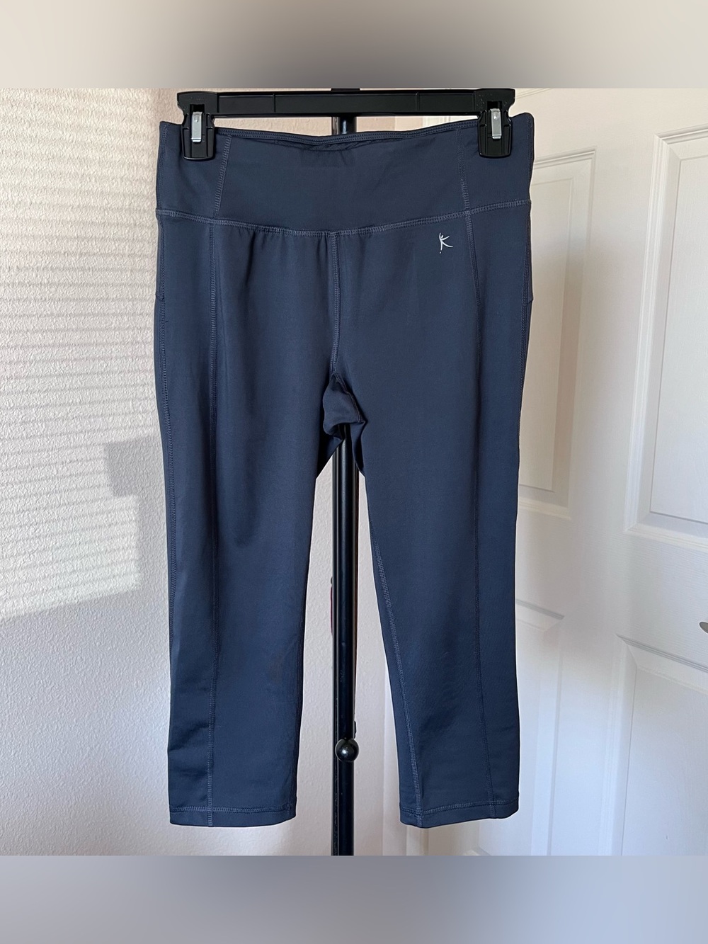 grey capri leggings